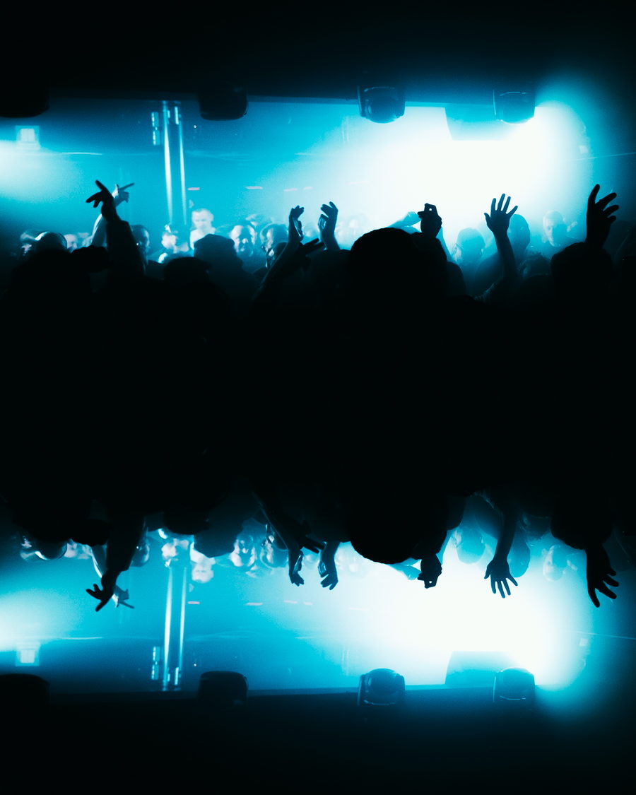 Mirrored Crowd, Dublin — crowd photography by Zoltan Szabo