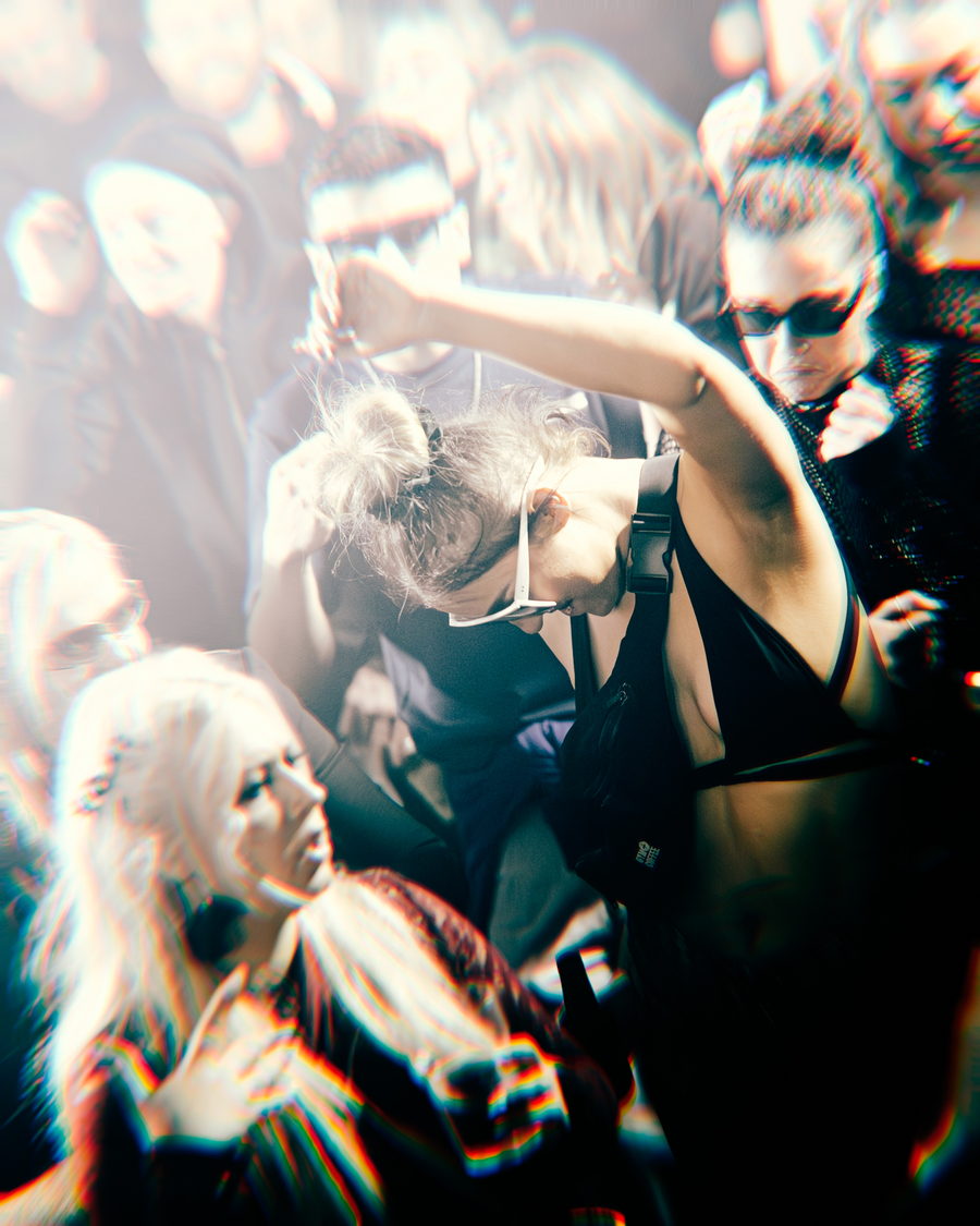 Dancefloor Close, Dublin — crowd photography by Zoltan Szabo