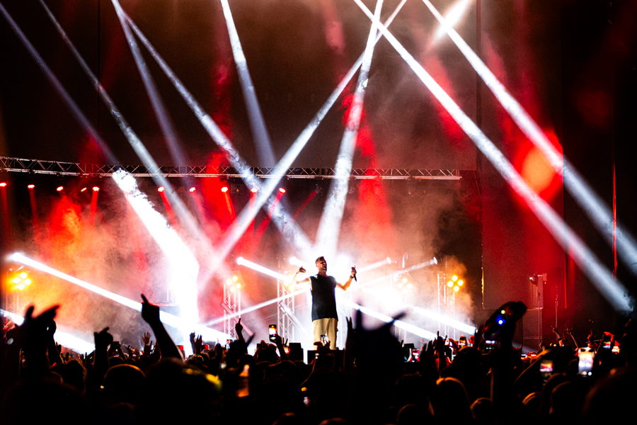 Red Beams Crowd, Dublin — stage photography by Zoltan Szabo